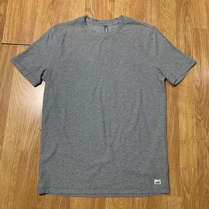 Vuori Strato Tech Tee Shirt Mens Small Gray Soft Daily Comfort Stretch